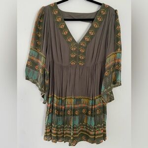 FREE PEOPLE Boho Bell Sleeve Deep V Geometric design tunic | Size M